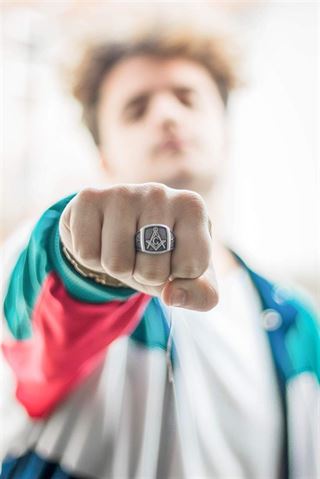 Skab et unikt look med ring til mand